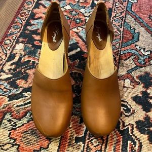 Free People clog